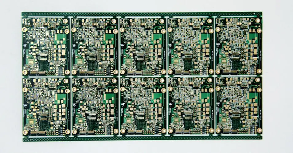 PCB工場でPCBを処理する際のPCB TechFiveの注意事項