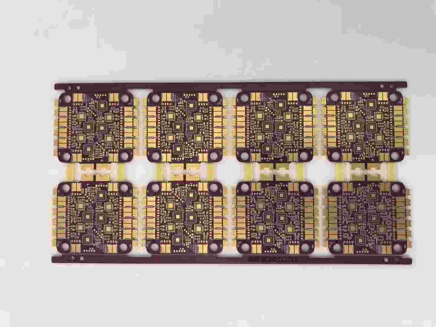 電子技術者は、PCB 設計の高信頼性機能を共有します