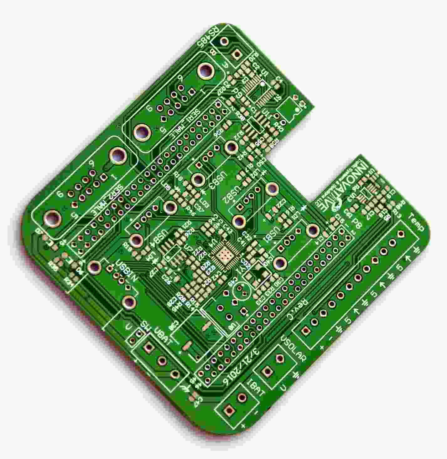 PCB設計では、コンデンサがチップに近いか、水晶発振器がチップに近い