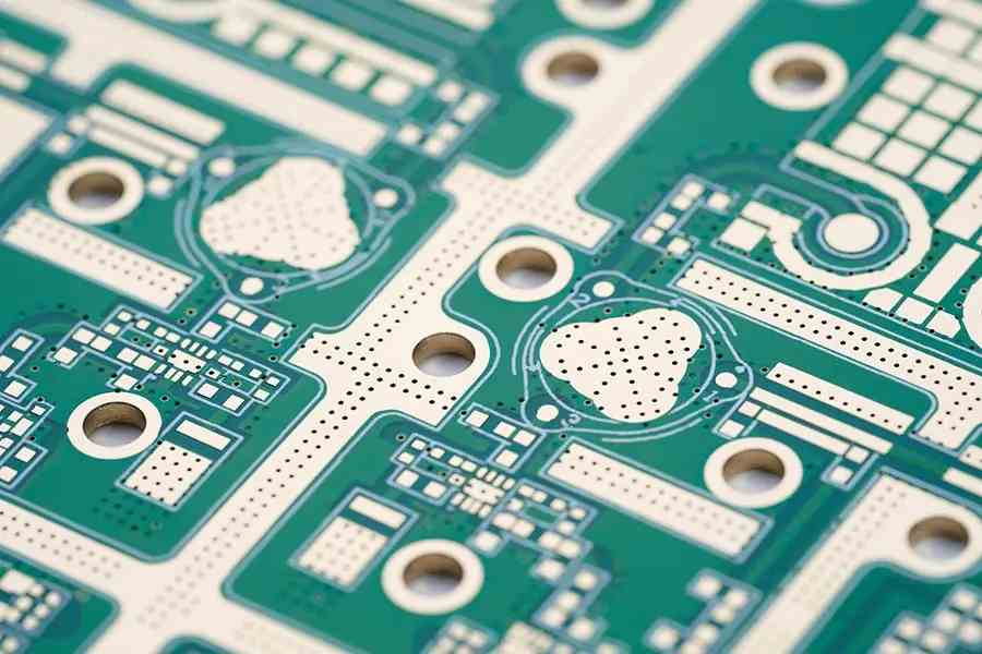 PCB設計におけるハイパワーデジタルアンプの設計上の課題