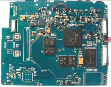 PCB 設計では、ボンディング パッドの穴径を考慮する必要があります。