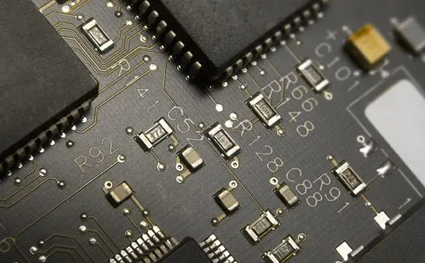 PCB 設計のいくつかの操作を調べる