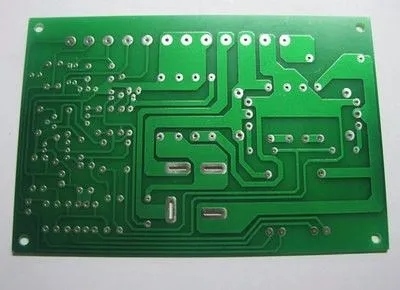 超高速設計のための PCB に組み込まれた光インターコネクション