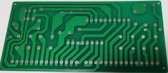 オンライン PCB 設計のデザイン ルールを通じて組み込みソフトウェアを管理する